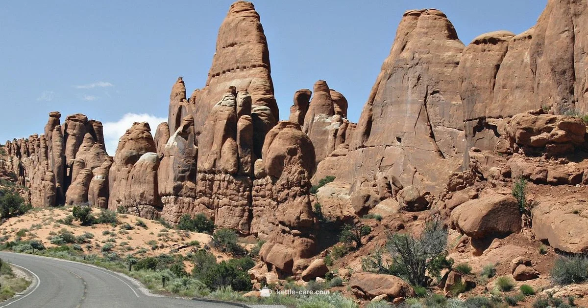 Devil's Kettle Photos - Kettle Care